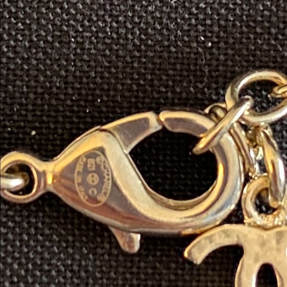 ‼️SOLD‼️Chanel NWT Crystal and Pearl CC Necklace G - Picture 3 of 10